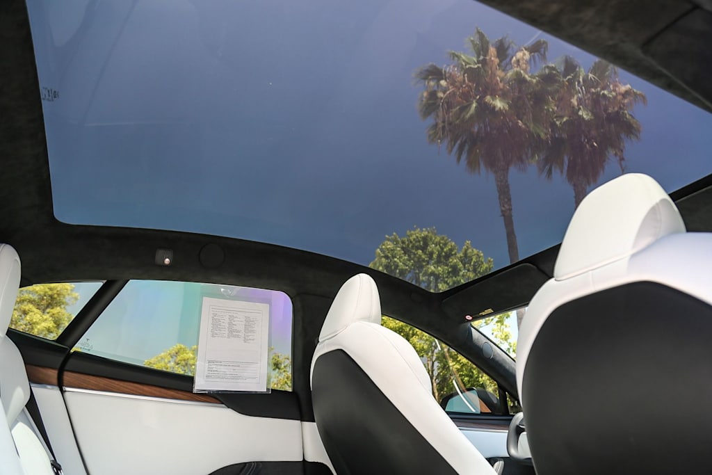 Thumbnail: 2023 Tesla Model S - 21