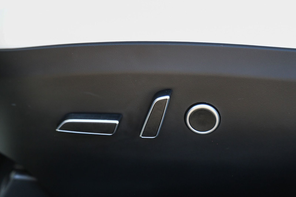 Thumbnail: 2023 Tesla Model S - 24