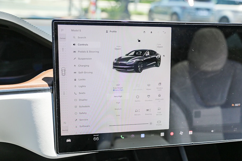 Thumbnail: 2023 Tesla Model S - 25