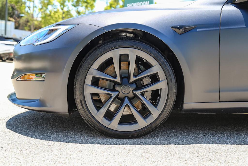 Thumbnail: 2023 Tesla Model S - 19