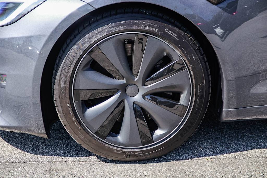 Thumbnail: 2022 Tesla Model S - 17