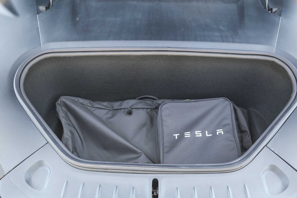 Thumbnail: 2022 Tesla Model S - 26