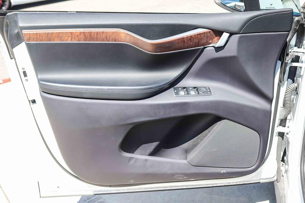Thumbnail: 2019 Tesla Model X - 20