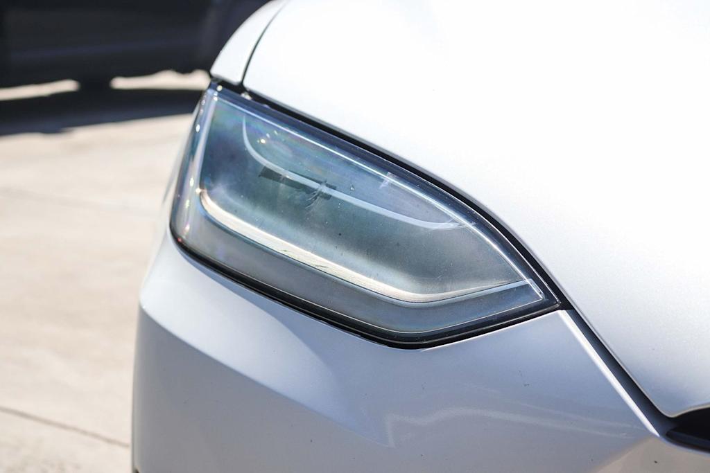 Thumbnail: 2019 Tesla Model X - 18