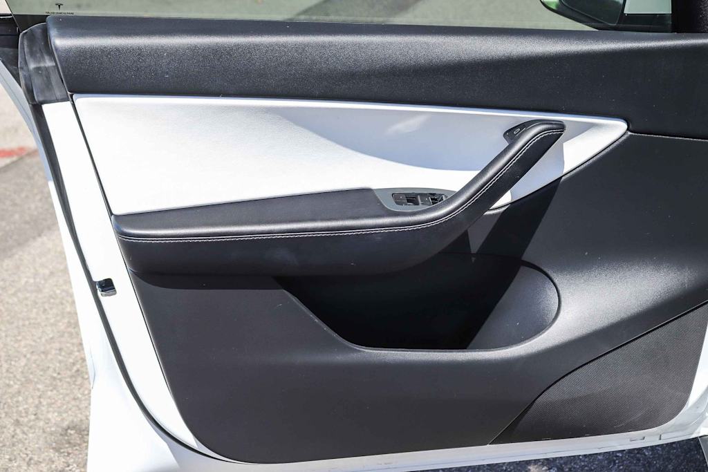 Thumbnail: 2021 Tesla Model Y - 21