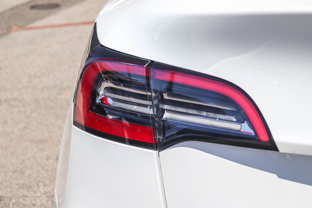 Thumbnail: 2021 Tesla Model Y - 16