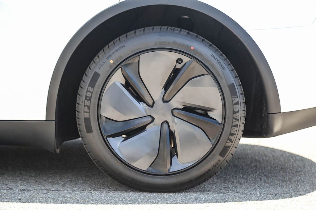 Thumbnail: 2023 Tesla Model Y - 6