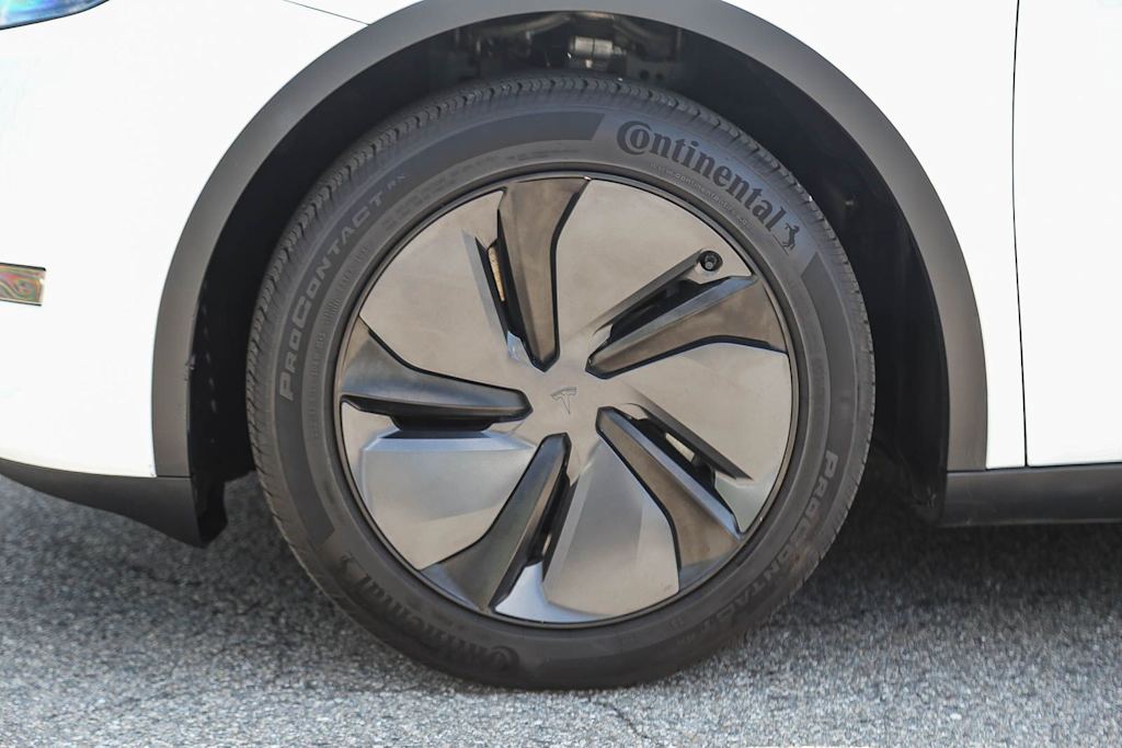 Thumbnail: 2023 Tesla Model Y - 16