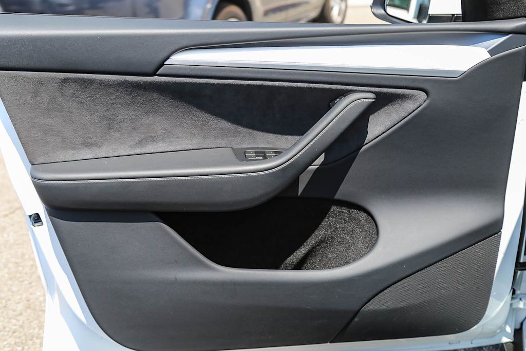 Thumbnail: 2023 Tesla Model Y - 23