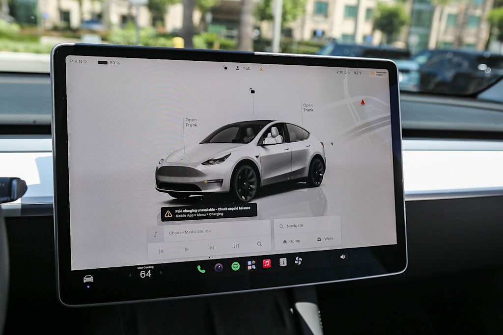 Thumbnail: 2023 Tesla Model Y - 11