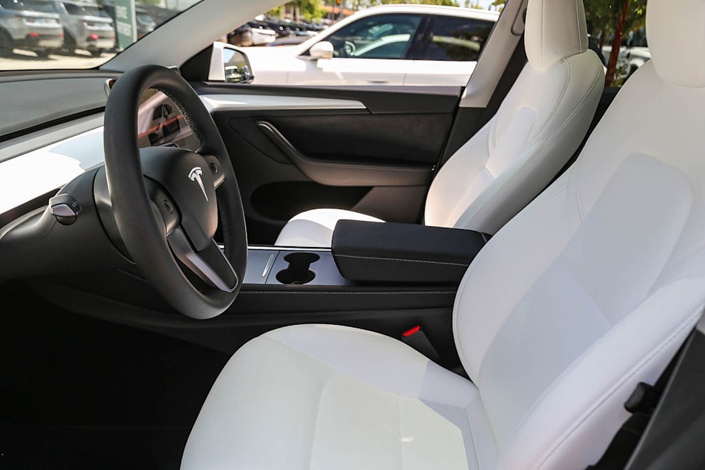 Thumbnail: 2023 Tesla Model Y - 9