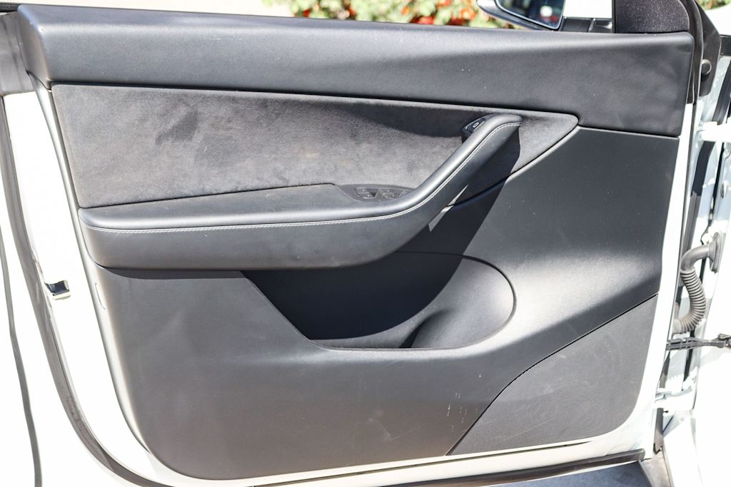 Thumbnail: 2022 Tesla Model Y - 22