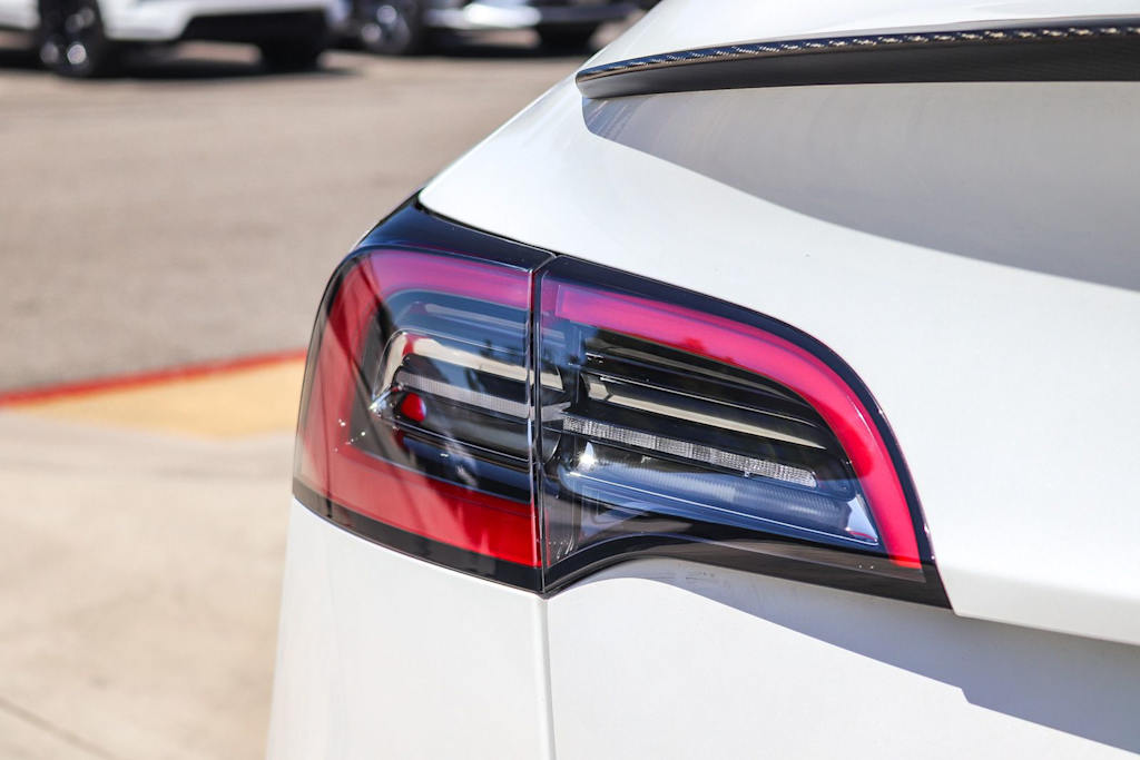 Thumbnail: 2022 Tesla Model Y - 17