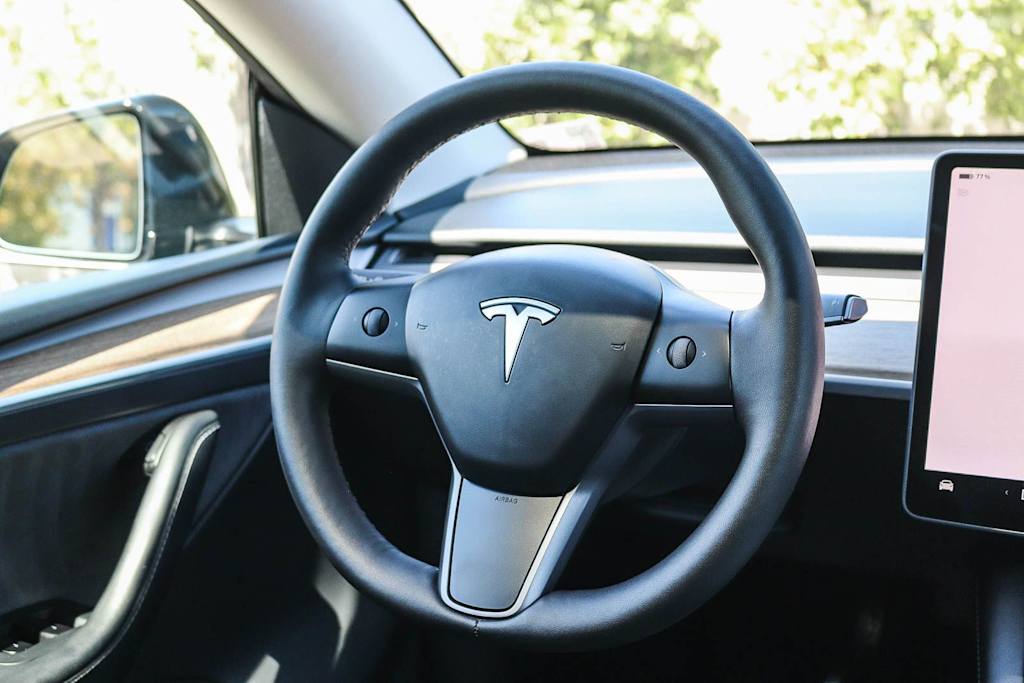 Thumbnail: 2025 Tesla Model Y - 8