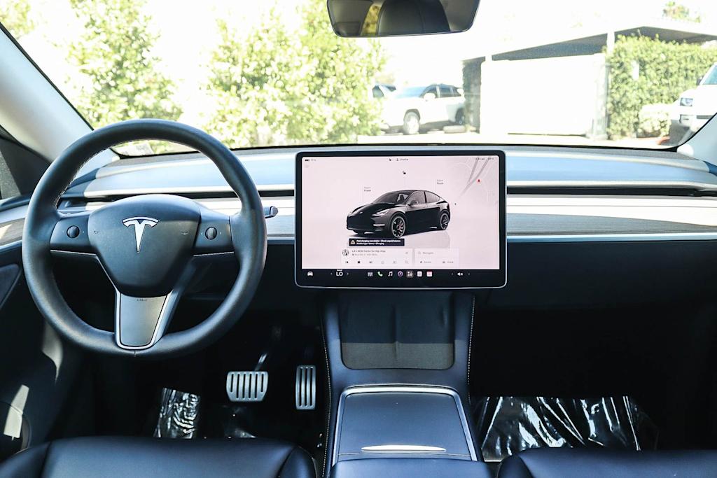 Thumbnail: 2025 Tesla Model Y - 2