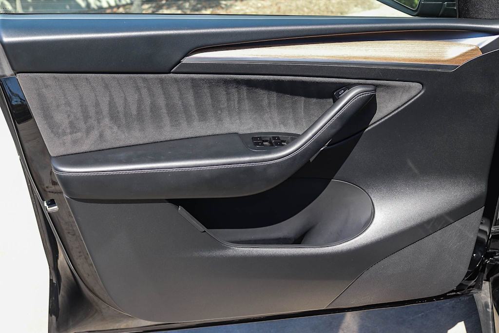 Thumbnail: 2025 Tesla Model Y - 23