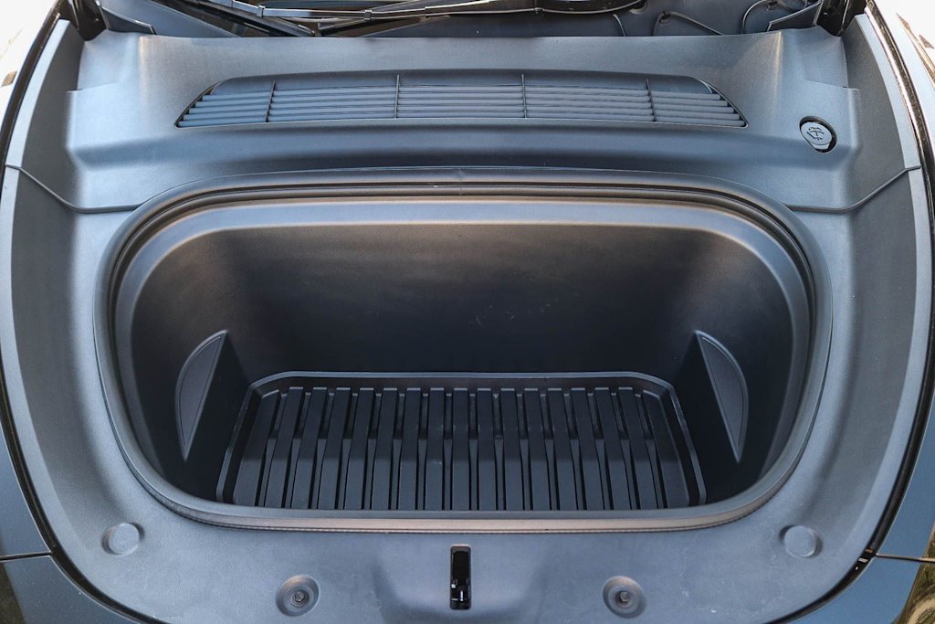 Thumbnail: 2025 Tesla Model Y - 28
