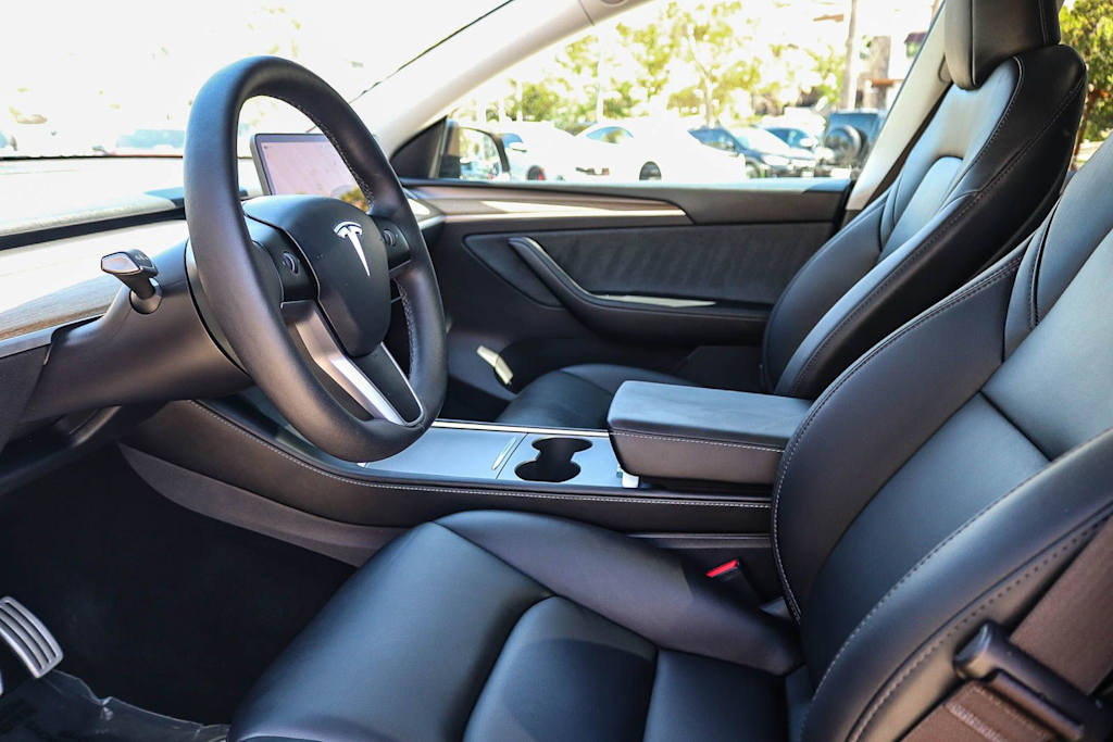 Thumbnail: 2025 Tesla Model Y - 9