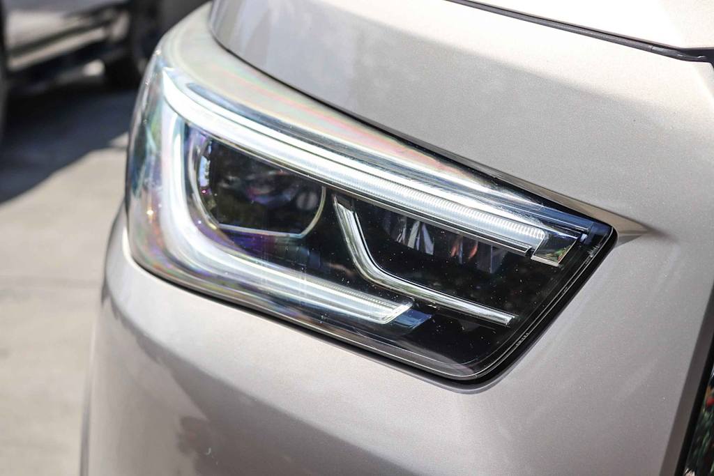 Thumbnail: 2019 INFINITI QX80 - 21