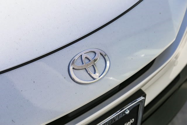 2024 Toyota Prius LE 6