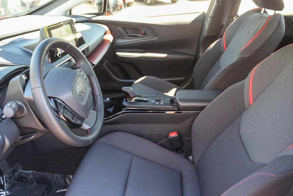 Thumbnail: 2024 Toyota Prius Prime - 8