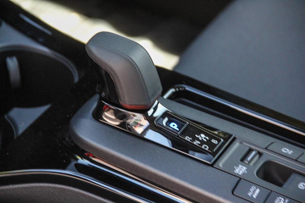 Thumbnail: 2024 Toyota Prius Prime - 11