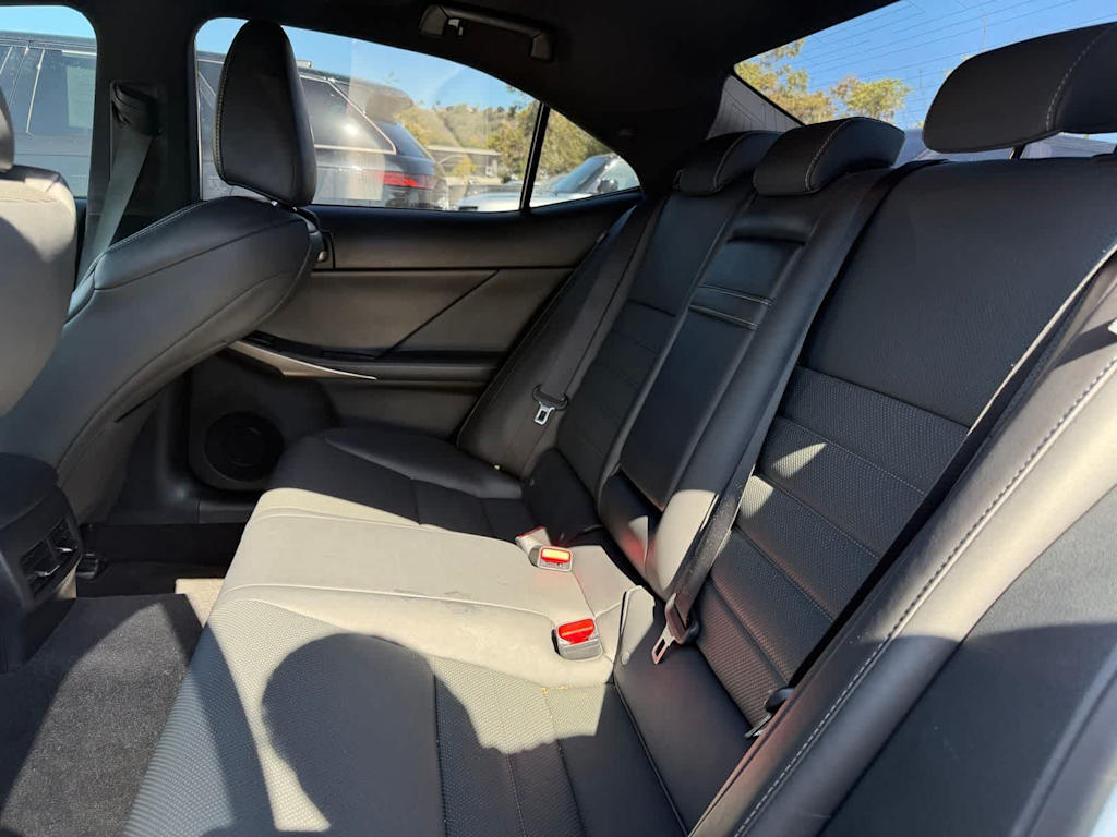 Thumbnail: 2018 Lexus IS - 9