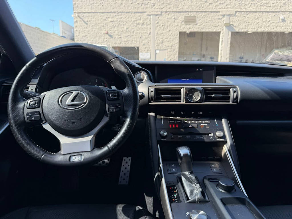 Thumbnail: 2018 Lexus IS - 10