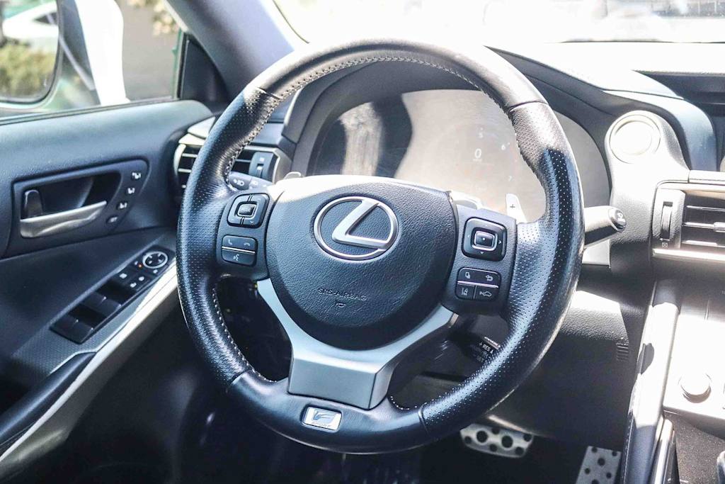 Thumbnail: 2018 Lexus IS - 9