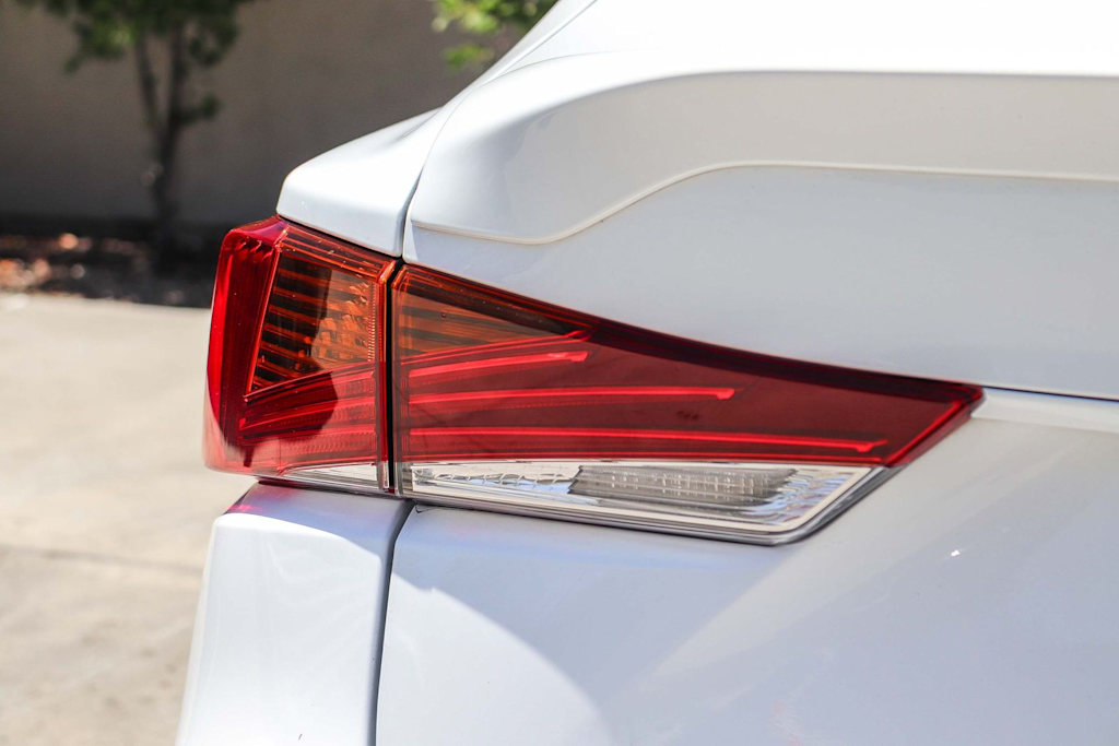 Thumbnail: 2018 Lexus IS - 18
