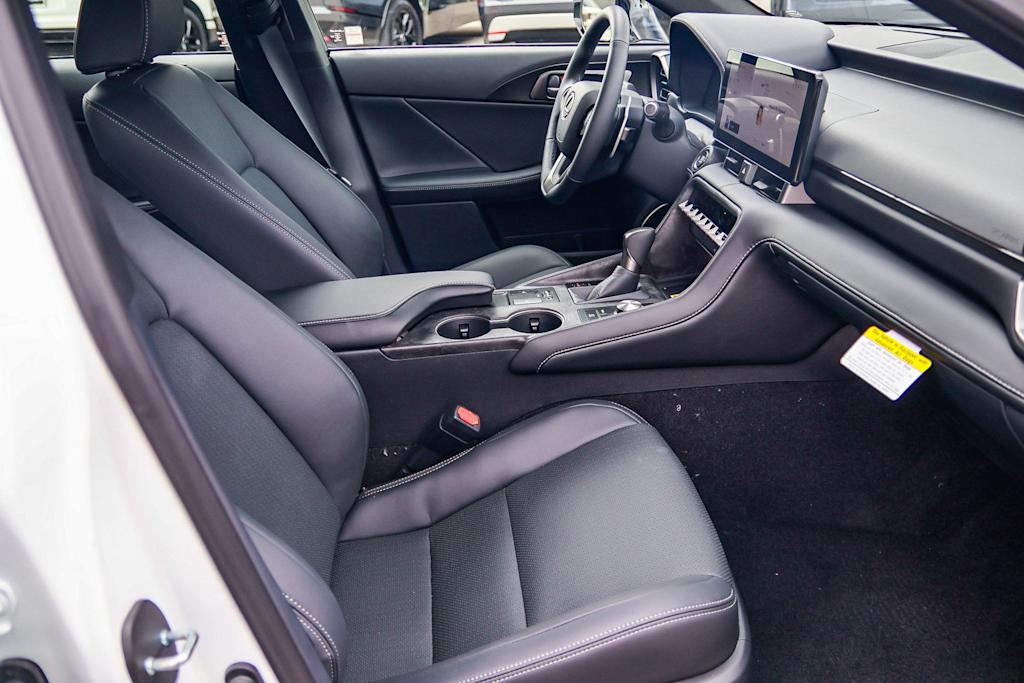 Thumbnail: 2026 Lexus ES - 9