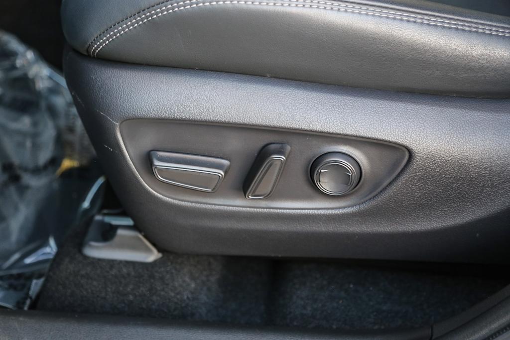 Thumbnail: 2023 Toyota RAV4 - 20