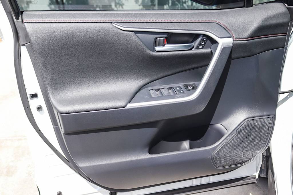 Thumbnail: 2025 Toyota RAV4 - 24