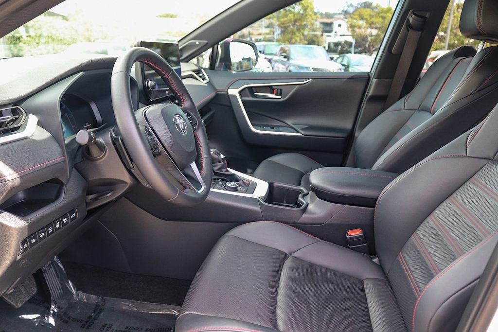 Thumbnail: 2025 Toyota RAV4 - 11
