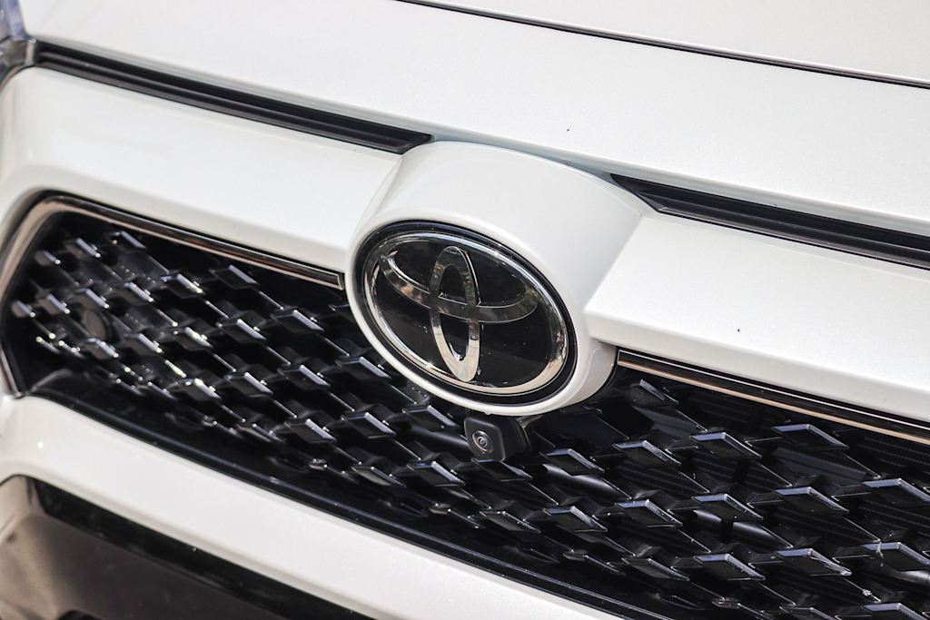 Thumbnail: 2025 Toyota RAV4 - 6