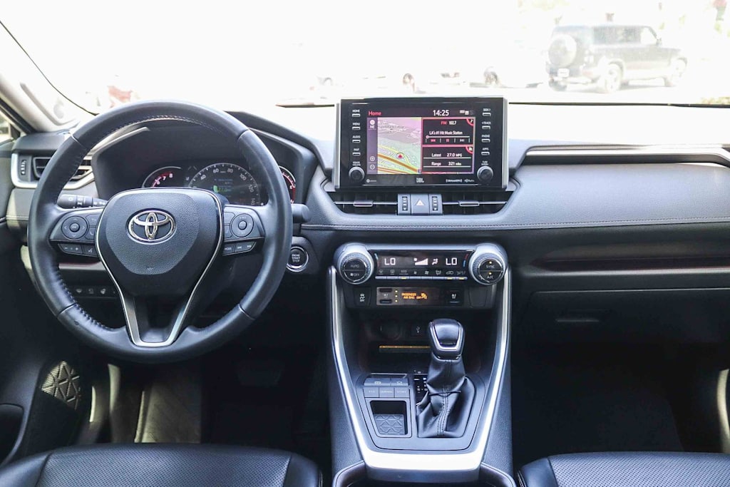 Thumbnail: 2020 Toyota RAV4 - 9