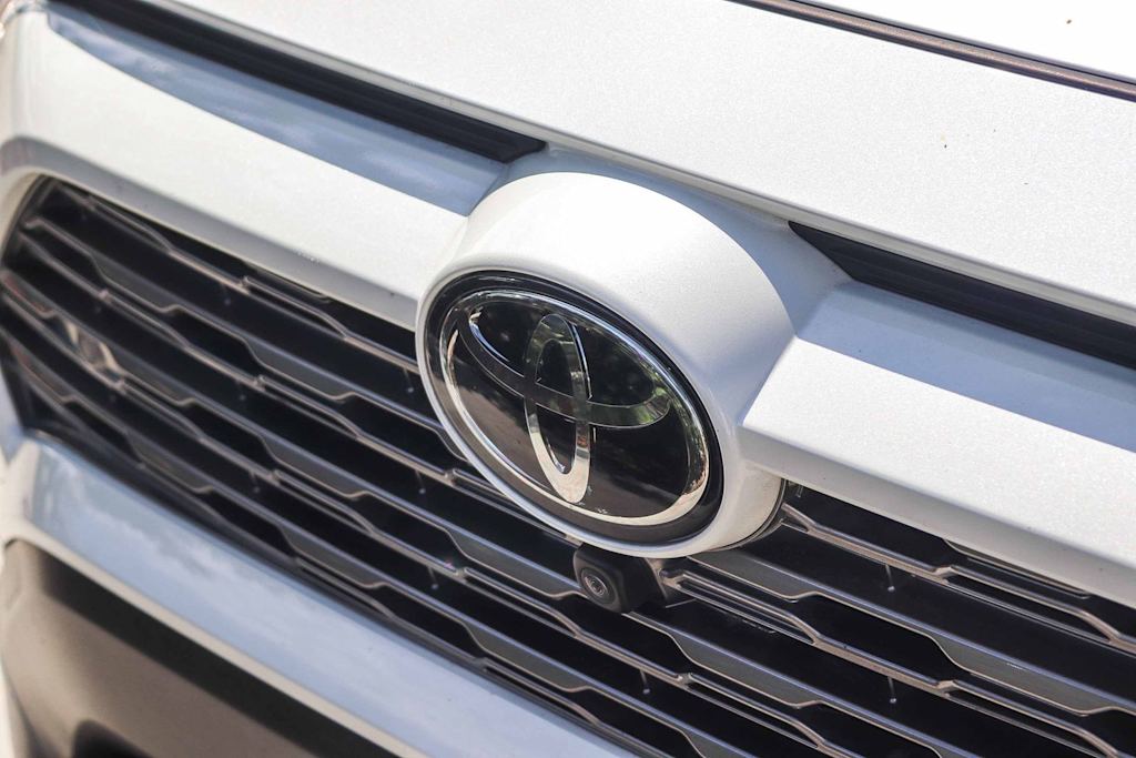 Thumbnail: 2020 Toyota RAV4 - 6