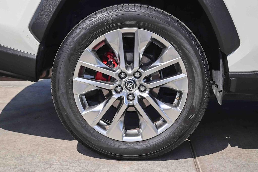 Thumbnail: 2020 Toyota RAV4 - 7