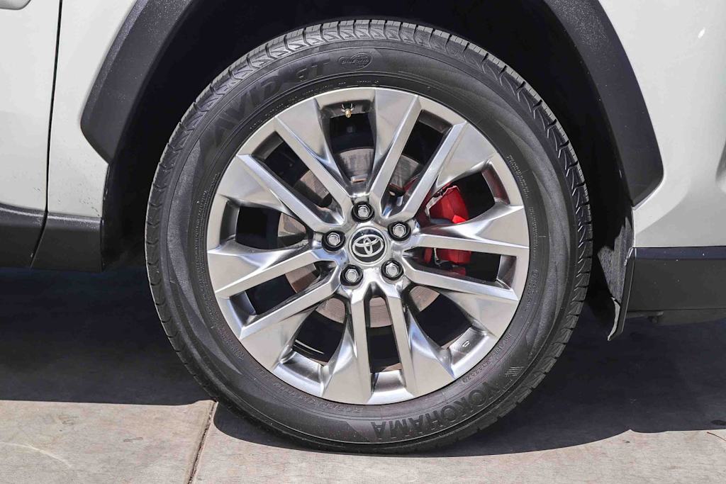 Thumbnail: 2020 Toyota RAV4 - 20