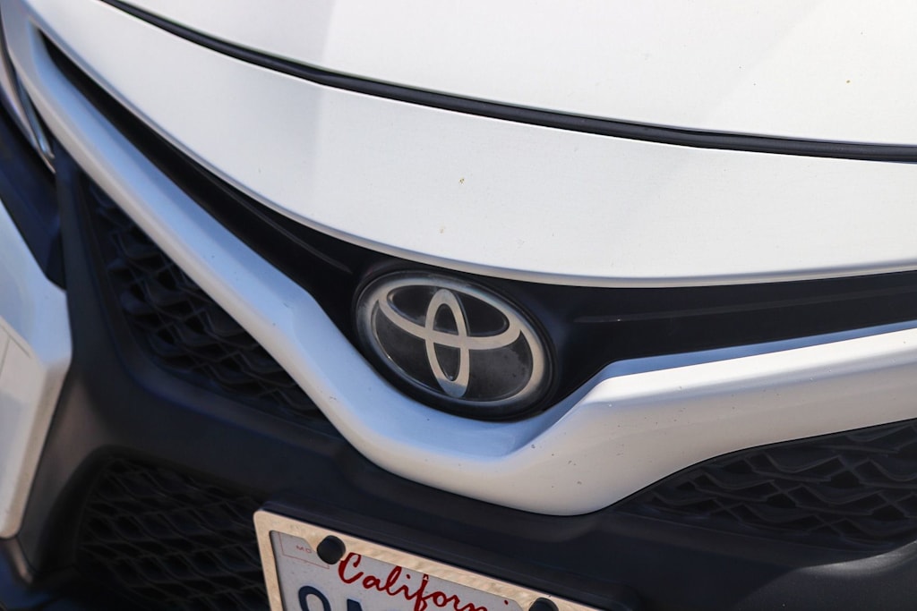 Thumbnail: 2018 Toyota Camry - 19