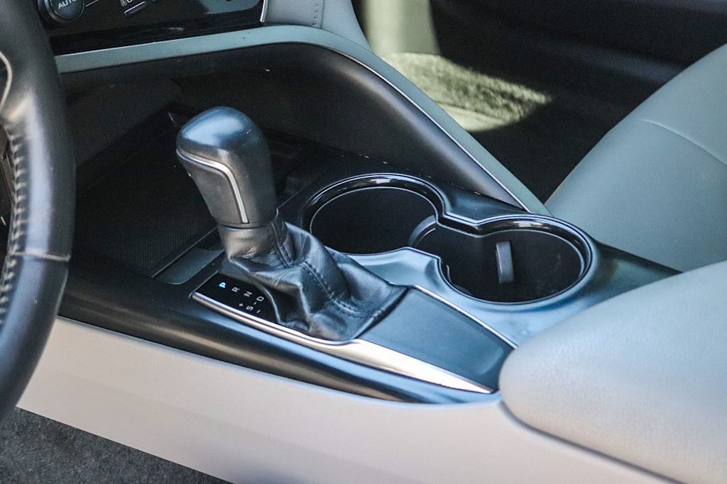 Thumbnail: 2018 Toyota Camry - 13