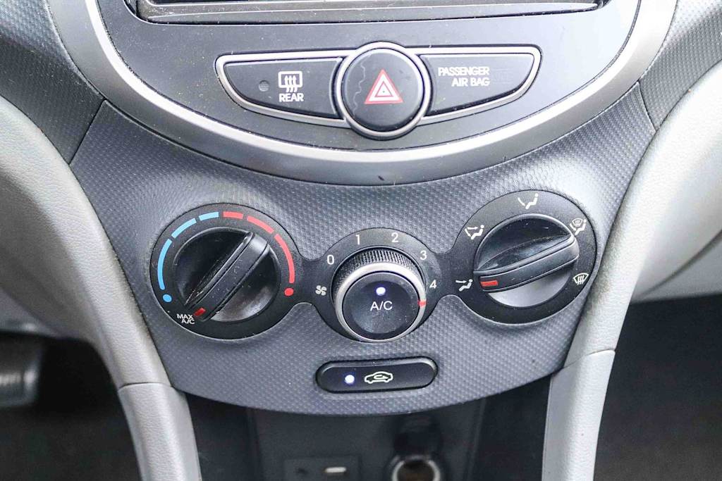 Thumbnail: 2017 Hyundai Accent - 26