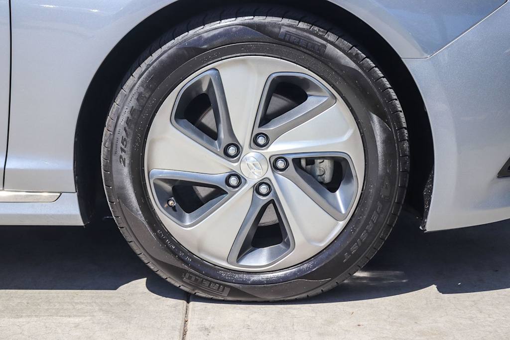 Thumbnail: 2016 Hyundai Sonata - 18