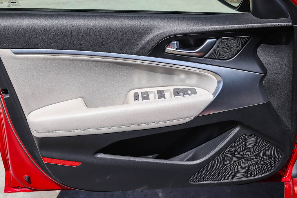 Thumbnail: 2019 Genesis G70 - 24