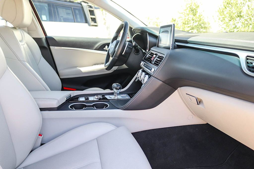 Thumbnail: 2019 Genesis G70 - 13
