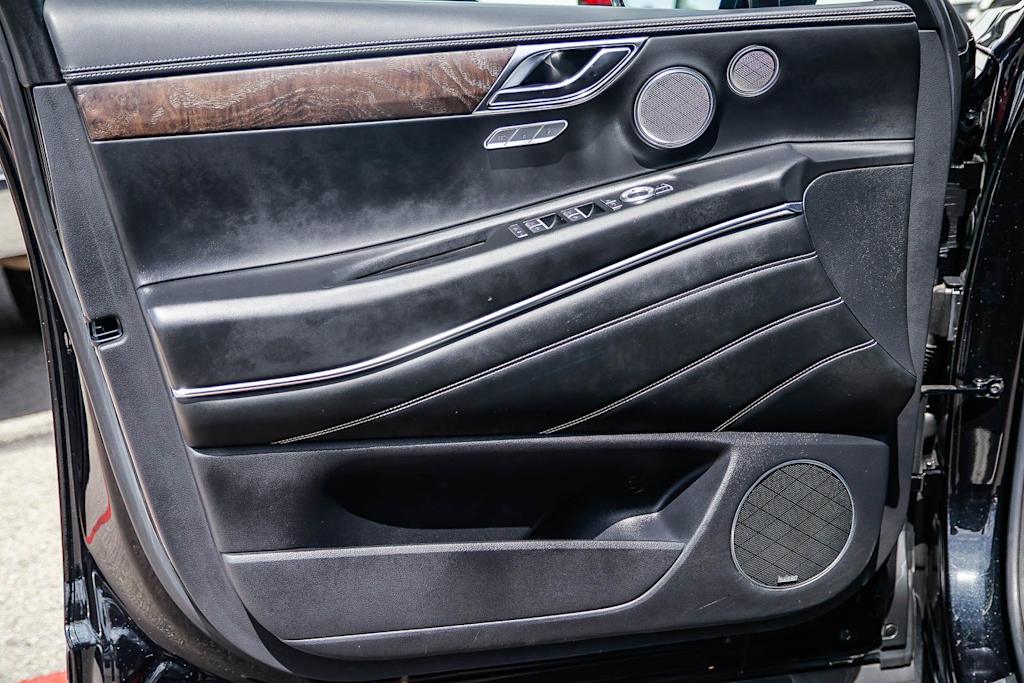 Thumbnail: 2022 Genesis GV80 - 22