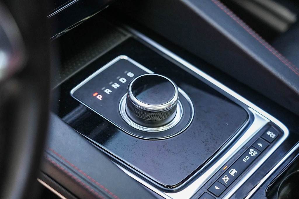 Thumbnail: 2019 Jaguar F-Pace - 12