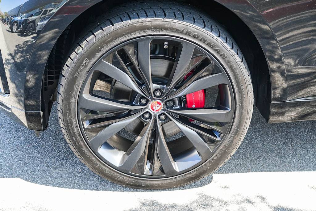 Thumbnail: 2019 Jaguar F-Pace - 5