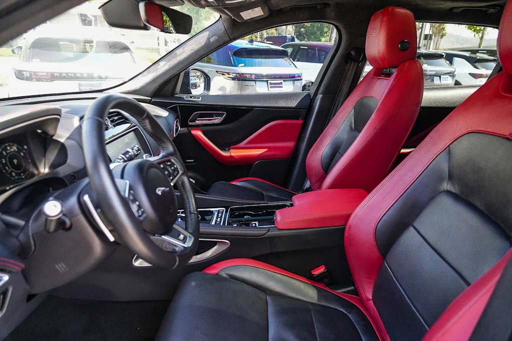 Thumbnail: 2019 Jaguar F-Pace - 9