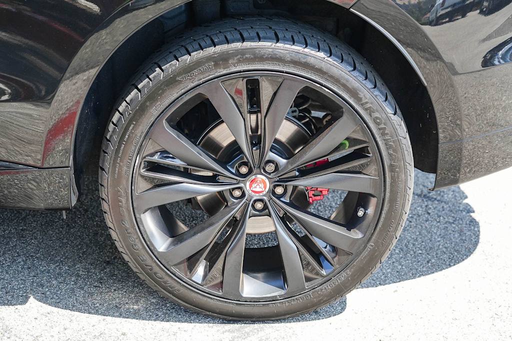 Thumbnail: 2019 Jaguar F-Pace - 19